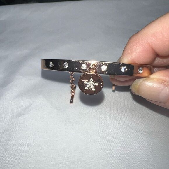 BCBGeneration Star Charm cuff Bracelet‎ - Picture 2 of 12